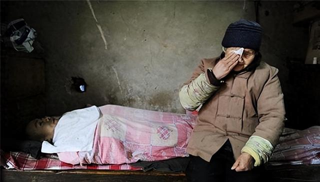 老人习惯于晚上10点睡觉，难道睡错了？几点才是最佳睡眠时间？（居然可以这样）老年人几点睡觉最好，