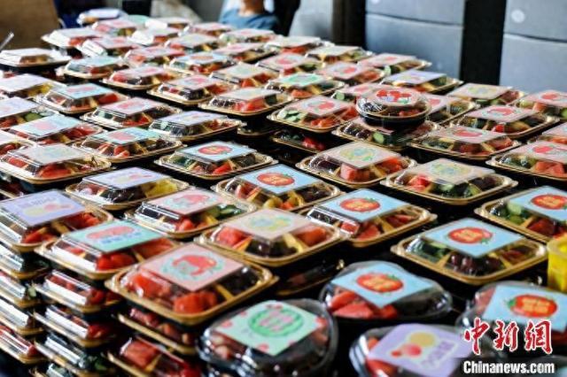 第十届“畅享园艺”甜蜜送别毕业生。西北农林科技大学供图