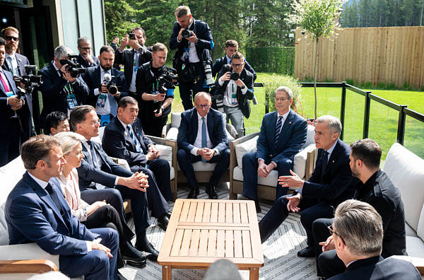 当地时间6月17日，德国总理默茨在G7峰会上 视觉中国