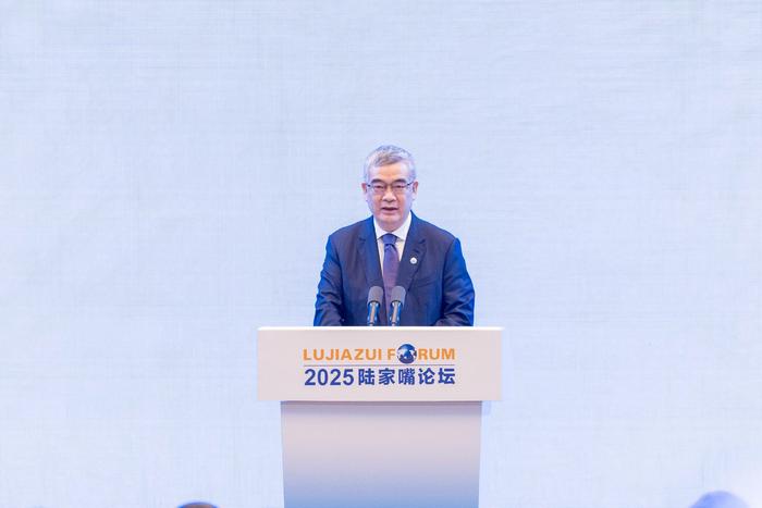 (国家外汇局局长朱鹤新。摄影记者 吴军)