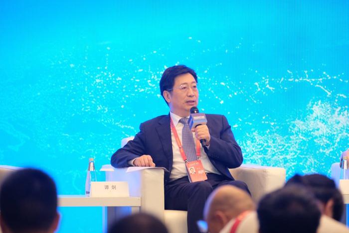 国家开发银行行长谭炯在2025陆家嘴论坛“全体大会五:金融支持新质生产力发展”上 澎湃新闻记者 胡志挺 图