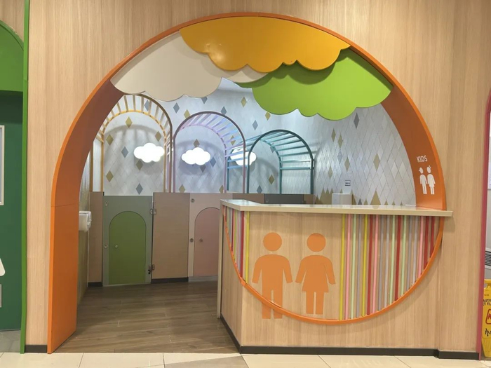 新塘某商场设有儿童专用卫生间