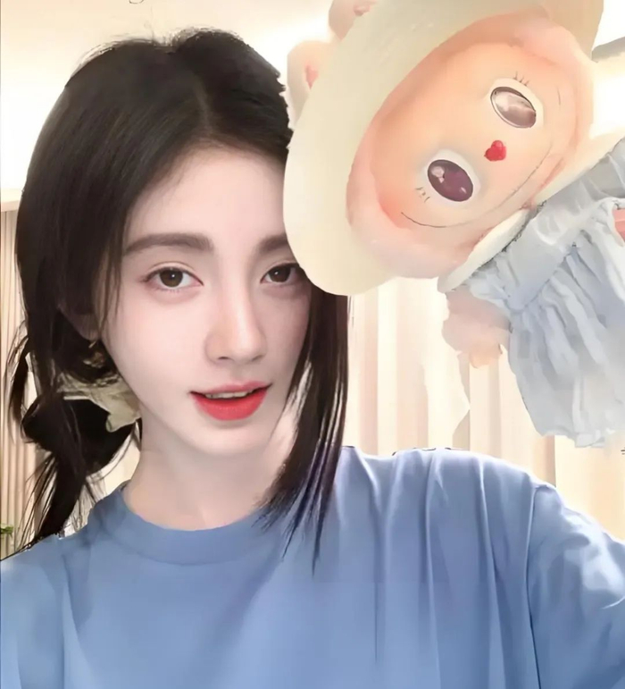 多位明星晒出Labubu