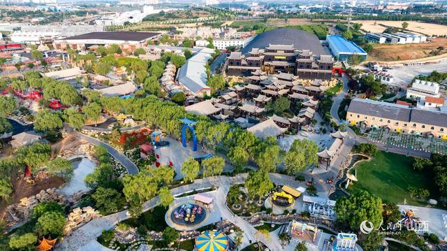 航拍镜头下的司徒小镇。人民网 卢鹏宇摄