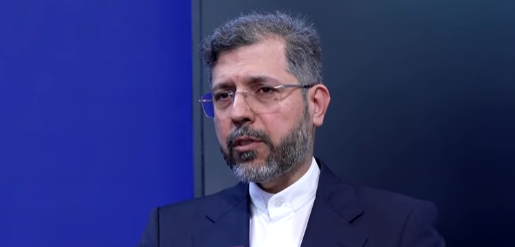 伊朗外交部副部长哈蒂布扎德19日喊话称，若美国决定介入冲突并支持以色列，将导致“整个地区陷入地狱” 视频截图