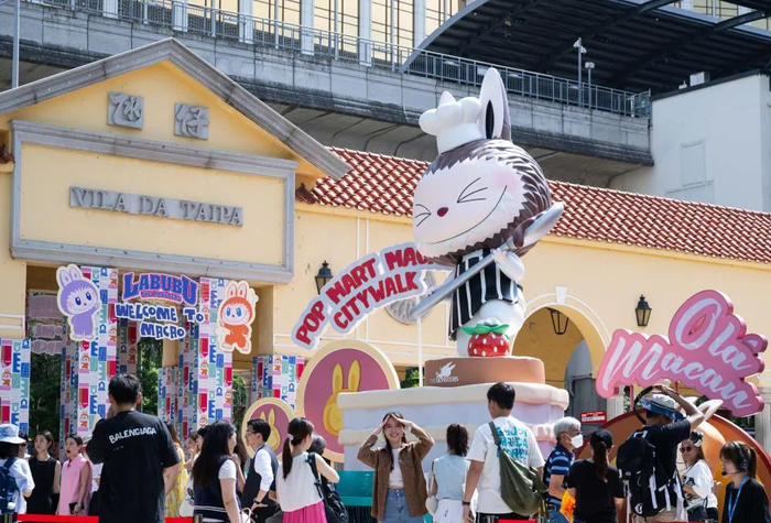 △6月6日，“与POP MART漫游澳门”氹仔展区。新华社发（张金加 摄）