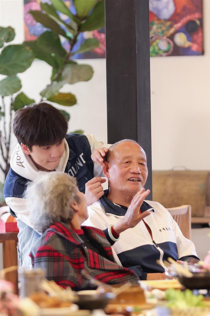 重新定义“老去”的模样！吴克群的《老有意思旅行社》治愈收官啦