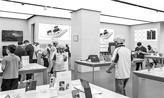 今年“618”期间，多品类在美团闪购销量快速增长。 曹晨/供图