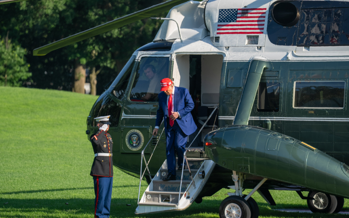 ▲6月21日，美国总统特朗普返回华盛顿白宫。图/新华社