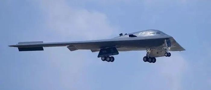 美军部署B-2轰炸机