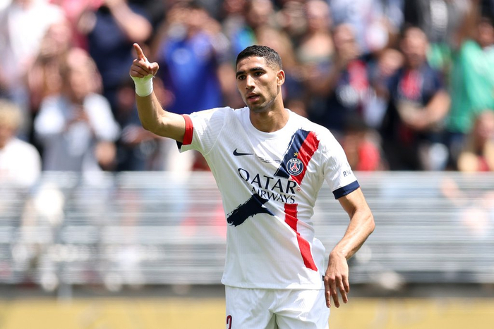 巴黎晋级16强。