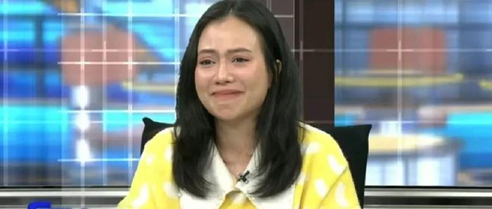 网恋狂魔亲妈，盗用女儿身份疯狂网恋10年！演到最后人格分裂，真把自己当女儿了...