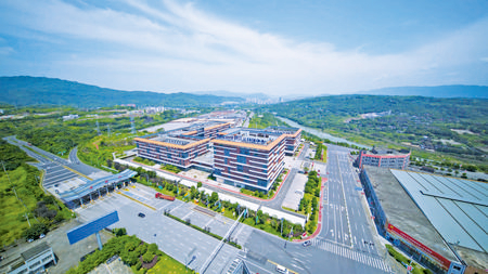 綦江高新区。石亮 摄