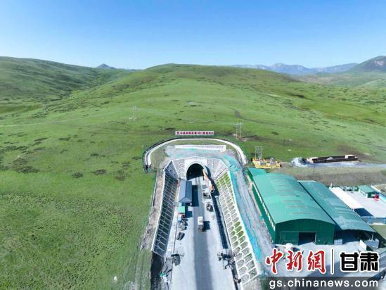 图为利仁隧道航拍。鲁颖 摄