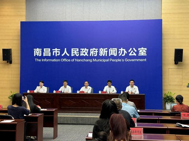 南昌地铁1、2号线延长线初期运营新闻发布会现场。陈露 摄