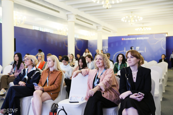 俄罗斯电视人在本届电视节上的推介活动