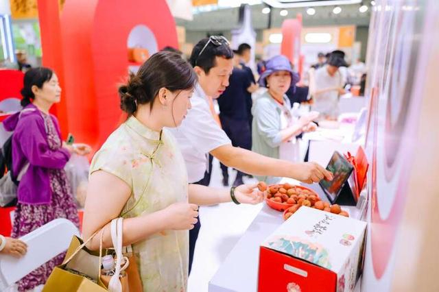 广东荔枝仔展会上占据“C位”。受访者供图