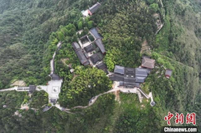 航拍江西上饶葛仙村度假区。陆佳骏 摄