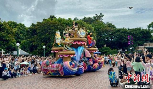 6月28日，香港迪士尼乐园举行20周年奇妙派对揭幕仪式。 中新网记者 戴小橦 摄