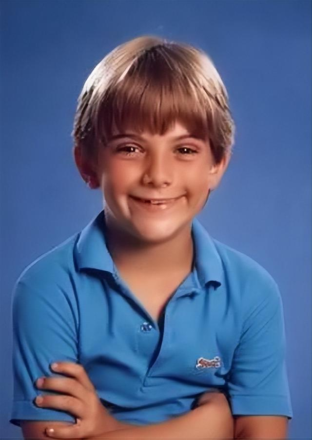 《成长的烦恼》40年 杰森去世9年 迈克已当爷爷 配音演员却宝刀未老