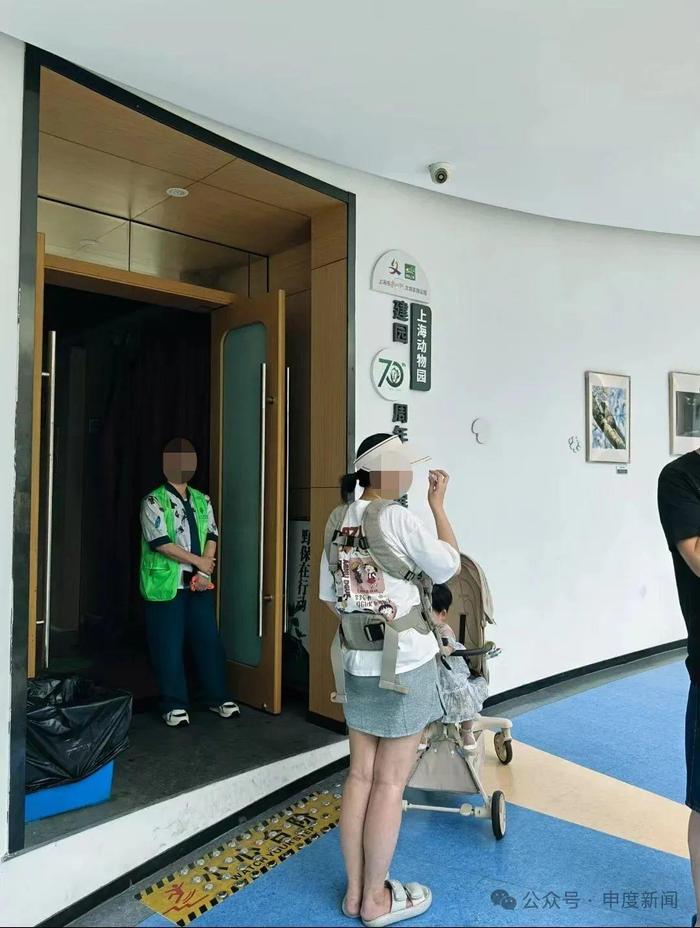 快评丨在展馆给婴儿喝奶瓶被赶，动物园要更新的不止是设施