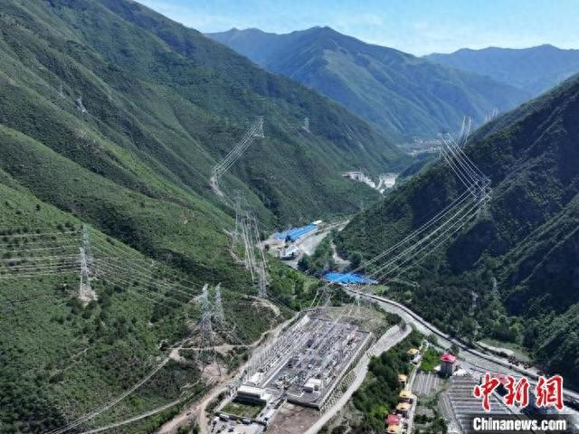 巴拉水电站500千伏送出工程建设现场。尤琅摄