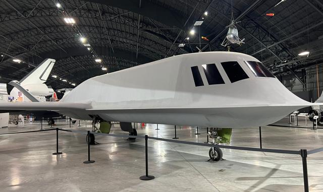 高度机密也形象怪异的Tacit Blue 编辑自摄 