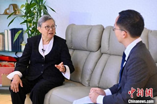 近日，香港特区立法会首任主席范徐丽泰接受中新社记者专访。 中新社记者 李志华 摄