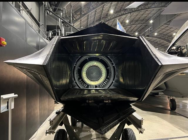 博物馆中的F-119发动机 编辑自摄 