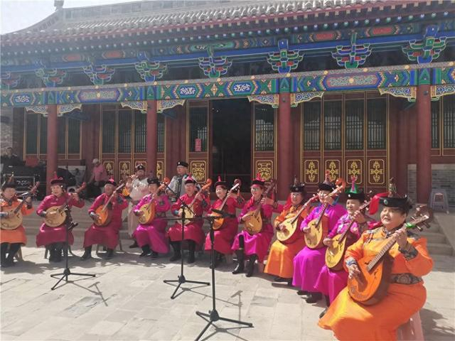 乃日表演。（资料图）