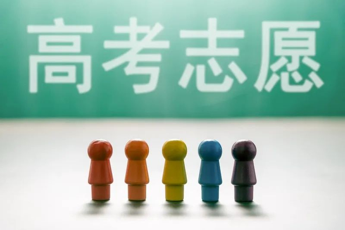 ▲从测评结果看，AI志愿填报产品在不同维度仍然存在一些“硬伤”。图/IC photo