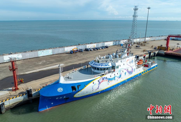 “新红专”轮抵达海口新海港 开启在琼文化巡展之旅|海口市|海南省|无人机|儋州市|中新社_新浪新闻