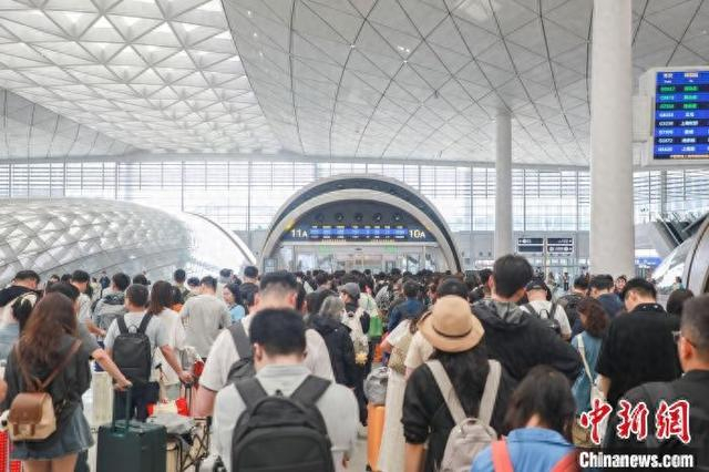 杭州西站候车大厅。浙江轨道集团 供图