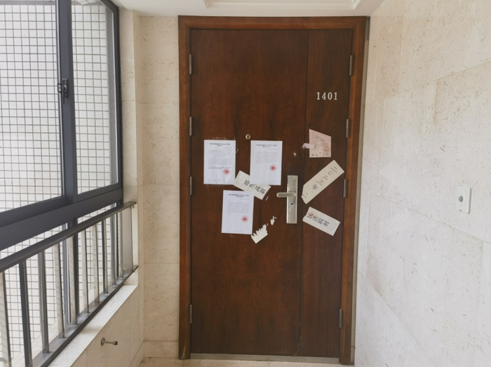 ▲席薇位于郑州市郑东新区一处高档小区的房产，已被法院查封。新京报记者程亚龙摄