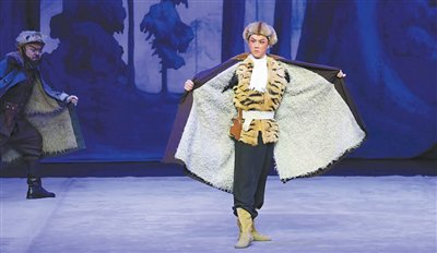 《智取威虎山》剧照。上海京剧院供图