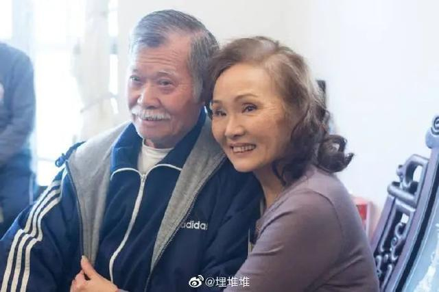 唐佳与雪妮是圈内有名的恩爱夫妻