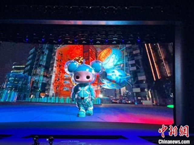 “上海之夏”全球推荐官“上海小夏”。 李秋莹摄