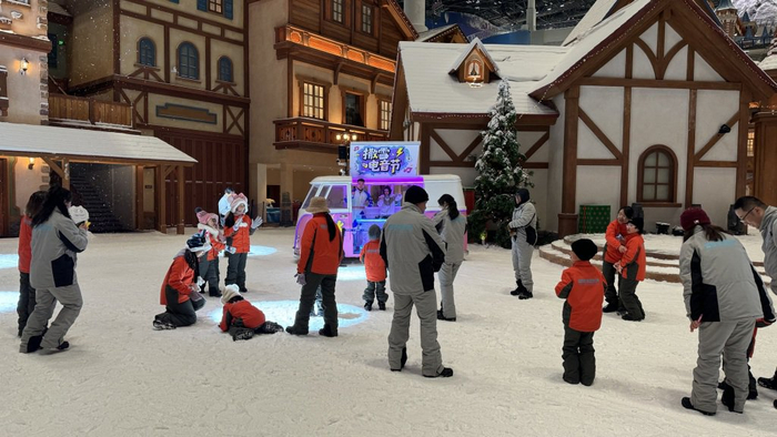 7月6日，“撒雪电音节”在上海耀雪冰雪世界举行。本文均为受访者 供图