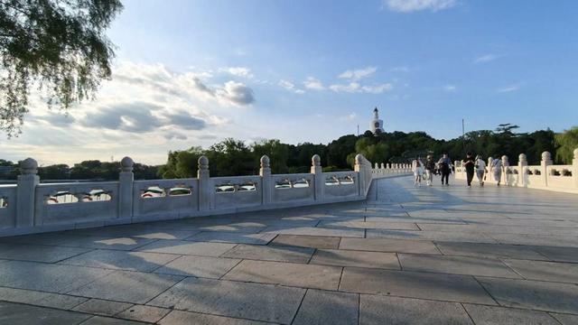 夏秀卿 摄