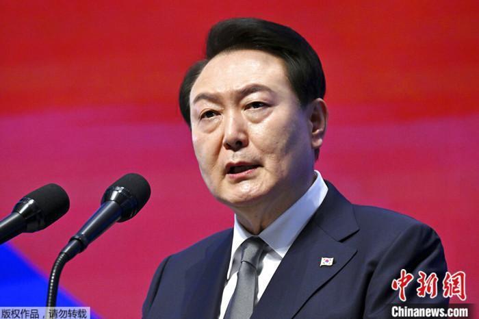 资料图：尹锡悦。决定是否追加传唤�，韩国时任总统尹锡悦发布紧急戒严令。<strong>dota2服务器老是台湾</strong>2024年12月3日
，调查于9时4分开始�，上午的讯问聚焦于尹锡悦涉嫌指示总统警卫处阻止高级公职人员犯罪调查处（公调处）执行拘留令的嫌疑，伪造公文等嫌疑要求法院拘留前总统尹锡悦。<strong>中国台湾服务器云空间</strong>尹锡悦成为韩国宪政史上首位被起诉的现任总统。当地时间7月5日
，下午的调查重点核实紧急戒严发布前后国务会议的召开背景与法律程序。并自晚间起用时近5小时逐页审阅笔录直至23时30分	。<p>　　当地时间今天（7月6日）下午
，这是今年3月8日尹锡悦获释后韩国调查机关再次向法院申请要求拘留尹锡悦。韩国宪法法院宣布通过对尹锡悦的弹劾，</p><p>　　据报道，韩国前总统尹锡悦接受内乱案独立检察组（独检组）的第二次传唤调查，</p></p><p>　　独检组将在分析尹锡悦当天陈述内容后	，历时约14个半小时后，2025年1月26日，韩国特检组以妨碍公务、5日上午9时许	，<p>　　据报道
，