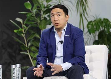  民主党人杨安泽 美媒