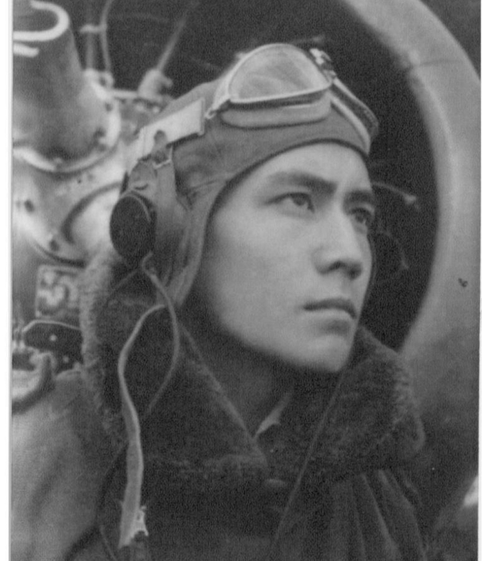 金中校友、“百次飞越驼峰航线的英雄飞行员”陈维龄