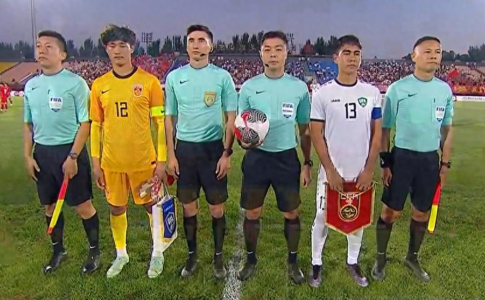 随着一场2-1绝杀，中国男足暴露2大命门，确立6大核心，夺冠有戏