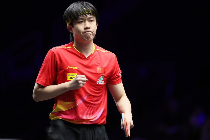 王楚钦独守半区。