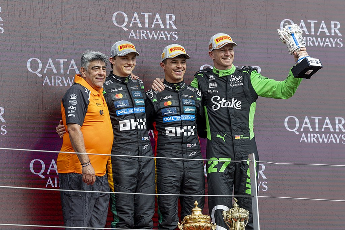 F1英国站落下大幕，职业生涯首次登上领奖台的霍肯伯格兴奋异常。