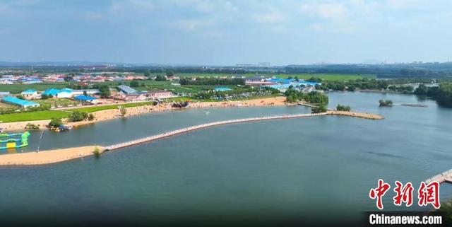 图为航拍“草原小三亚”——神骏湾生态体验区。 乌兰浩特市委宣传部供图