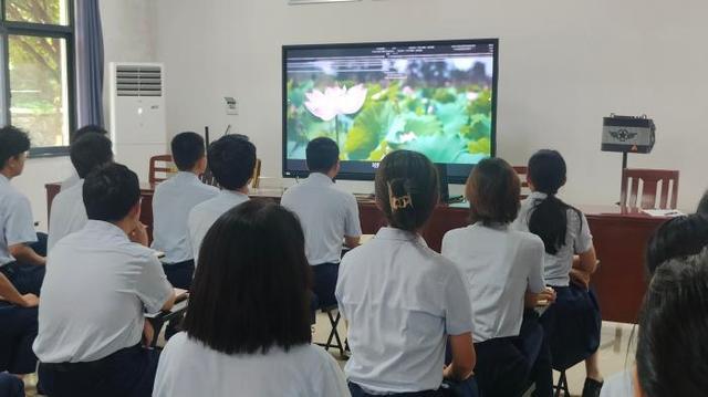 空天科学学院地方生学员收看直播。图/毛紫郦 摄