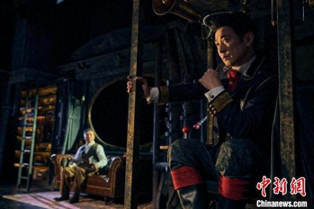 保剑锋版演出剧照。黄廷匡摄