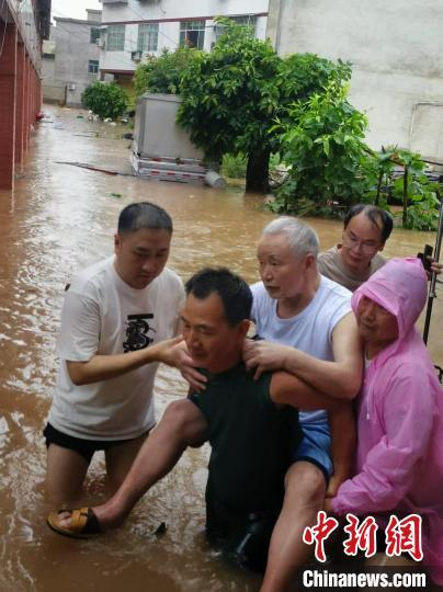 救援现场。宜宾市融媒体中心供图