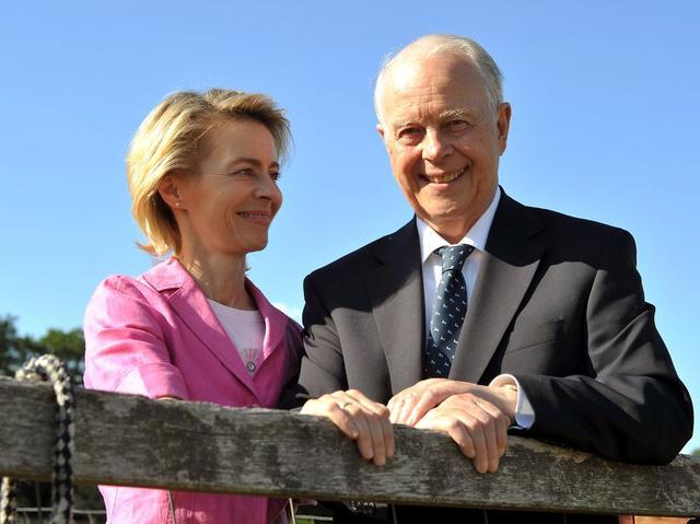 冯德莱恩和父亲阿尔布雷希特 资料图 